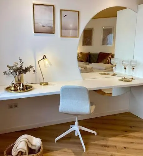 Apartment Komfort - Zentral, Mit Balkon Und Waschmaschine *