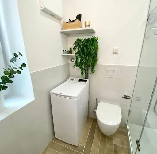 Komfort - Zentral, Mit Balkon Und Waschmaschine