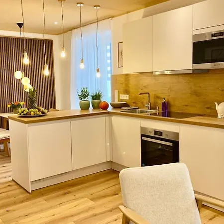 Komfort - Zentral, Mit Balkon Und Waschmaschine Apartmán