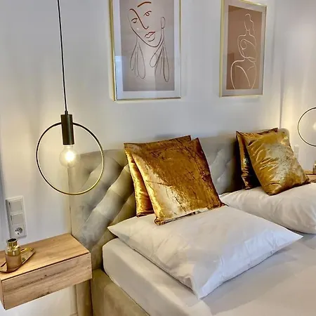 Komfort - Zentral, Mit Balkon Und Waschmaschine Appartement *