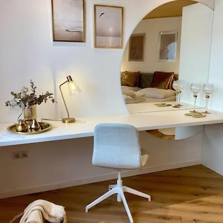 Appartement Komfort - Zentral, Mit Balkon Und Waschmaschine *