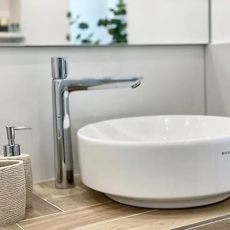 Komfort - Zentral, Mit Balkon Und Waschmaschine Apartmán Düsseldorf