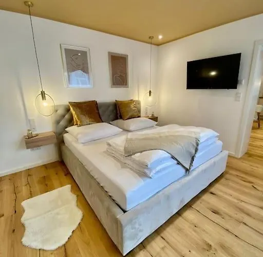 Komfort - Zentral, Mit Balkon Und Waschmaschine Daire