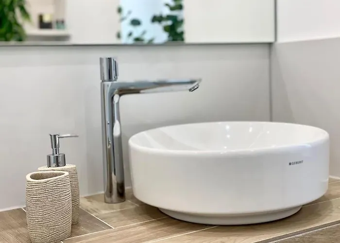 Komfort - Zentral, Mit Balkon Und Waschmaschine Daire Düsseldorf