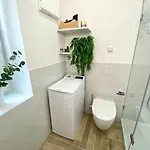 Komfort - Zentral, Mit Balkon Und Waschmaschine
