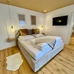 Komfort - Zentral, Mit Balkon Und Waschmaschine Apartman
