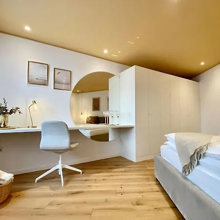 Komfort - Zentral, Mit Balkon Und Waschmaschine *