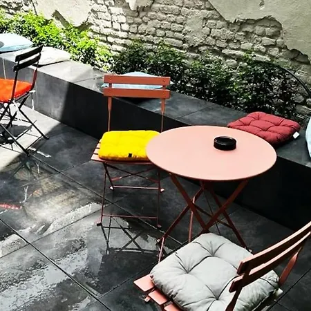 Komfort - Zentral, Mit Balkon Und Waschmaschine *